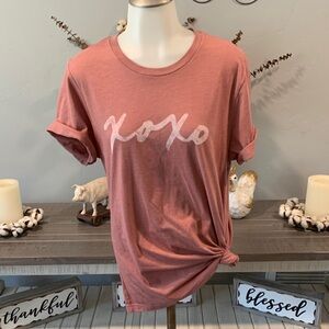 Pink 'XOXO' Graphic T-Shirt